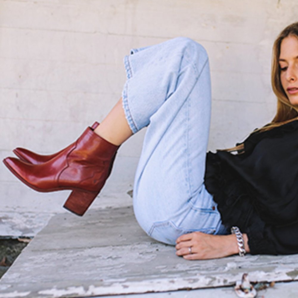 $428 Frye Flynn Short Cognac Brown Real Leather Zipper Block Heel Ankle Booties - Picture 15 of 15